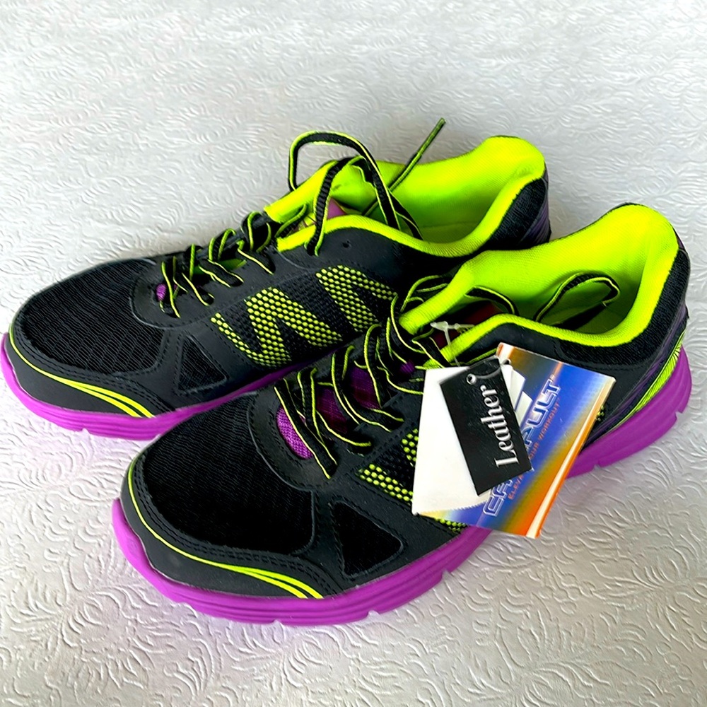 Brand New sneakers size 8